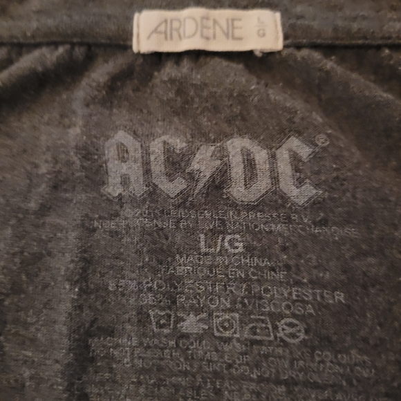 ACDC V-neck band tee - Picture 2 of 2